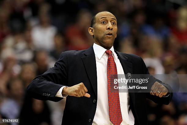 Stanford Cardinal head coach Johnny Dawkins calls out a play against the Washington Huskies in the second half during the Semifinals of the Pac-10...