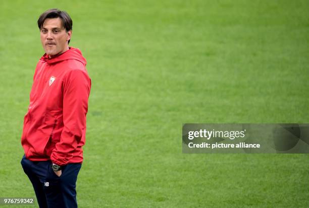 Sevilla's coach Vincenzo Montella during a training session ahead of the UEFA Champions League soccer match between FC Sevilla and FC Bayern Munich...