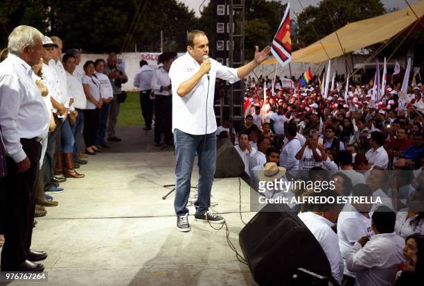 Gubernatorial candidate for Morelos State Cuauhtemoc Blanco for the PES speaks during a campaign rally on June 16, 2018 ahead of the upcoming July 1...