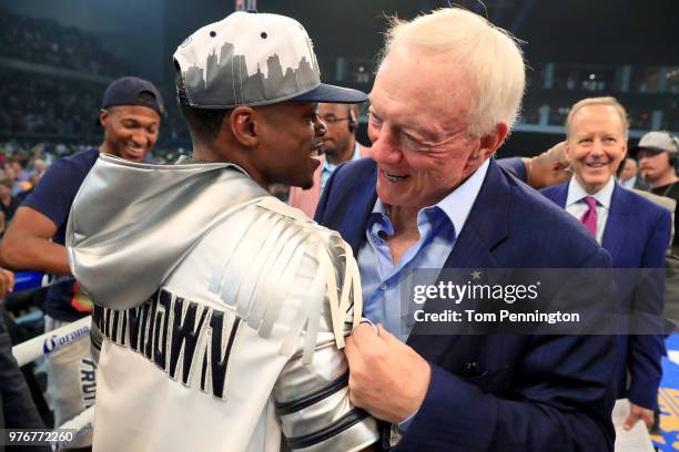 Errol Spence Jr. Celebrates with Dallas Cowboys owner Jerry Jones after knocking out Carlos Ocampo in the first round of a IBF Welterweight...