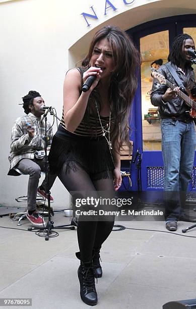 Gabriella Cilmi performs at Music for Mums, in support of Marie Curie in Covent Garden on March 13, 2010 in London, England.