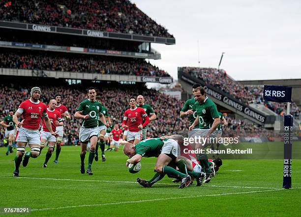 Keith Earls of Ireland scores a try during the RBS Six Nations match between Ireland and Wales at Croke Park Stadium on March 13, 2010 in Dublin,...