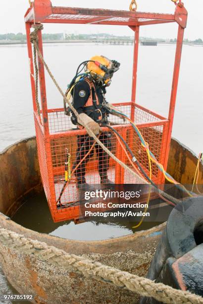 The 2 temp piers had to be cut at river bed level by Divers, this was a tuff job as visibility was poor and the confined space.