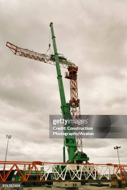 Dismantaling the tower crane.