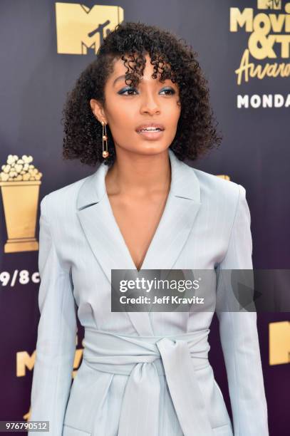 Actor Yara Shahidi attends the 2018 MTV Movie And TV Awards at Barker Hangar on June 16, 2018 in Santa Monica, California.