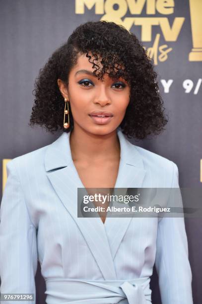 Actor Yara Shahidi attends the 2018 MTV Movie And TV Awards at Barker Hangar on June 16, 2018 in Santa Monica, California.