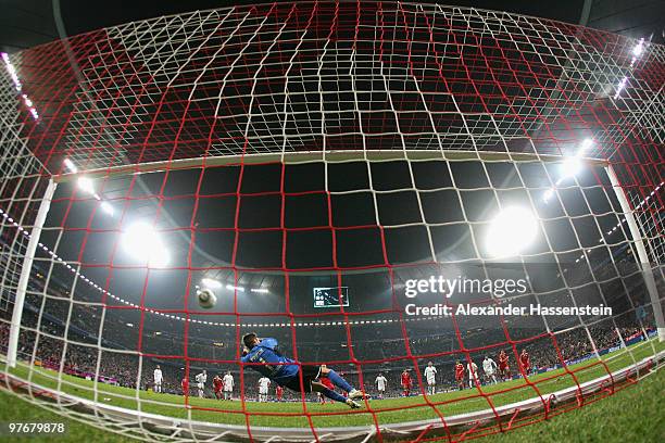 Arjen Robben of Muenchen scores his second team goal with a penalty kick during the Bundesliga match between FC Bayern Muenchen and SC Freiburg at...