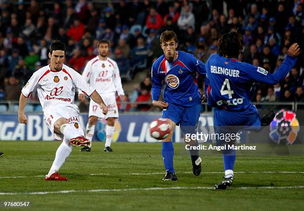 Aritz Aduriz of Mallorca in action during the La Liga match between Getafe and Mallorca at Coliseum Alfonso Perez on March 13, 2010 in Getafe, Spain....