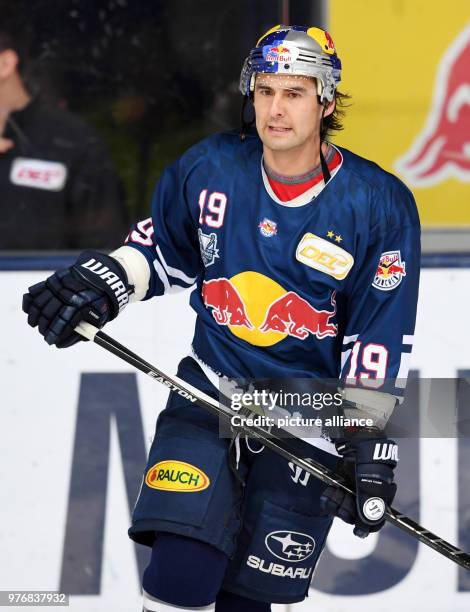 April 2018, Germany, Munich: Ice hockey, German Ice Hockey League , EHC Red Bull Munich vs Eisbaeren Berlin, championship match, finals at the...