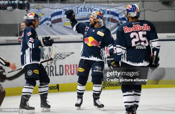 April 2018, Germany, Munich: Ice hockey, German Ice Hockey League , EHC Red Bull Munich vs Eisbaeren Berlin, championship match, finals at the...