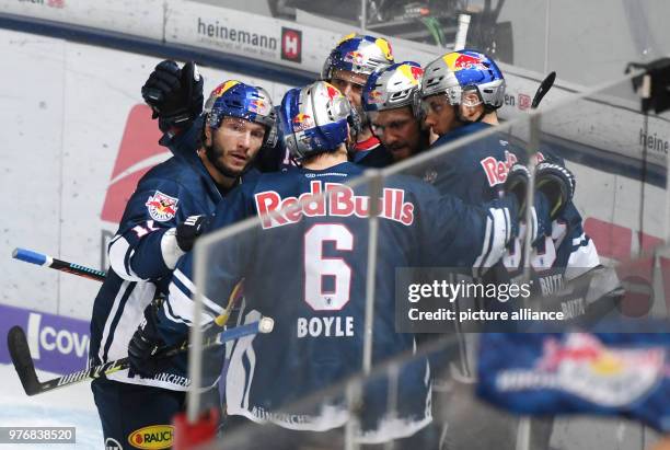 April 2018, Germany, Munich: Ice hockey, German Ice Hockey League , EHC Red Bull Munich vs Eisbaeren Berlin, championship match, finals at the...