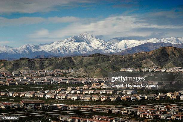 snowy hills - santa clarita stock pictures, royalty-free photos & images