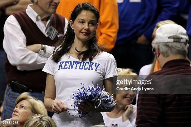 Actress Ashley Judd cheers for the Kentucky Wildcats against the Tennessee Volunteers during the semirfinals of the SEC Men's Basketball Tournament...