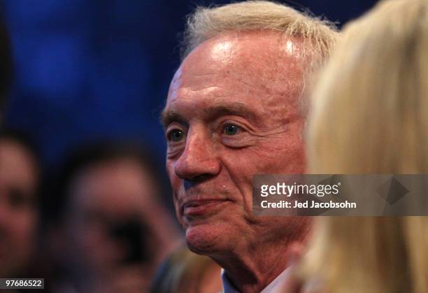 Owner Jerry Jones of the Dallas Cowboys watches the fight between Manny Pacquiao of the Philippines and Joshua Clottey of Ghana during the WBO...