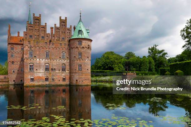 egeskov castle - denmark - titania stock pictures, royalty-free photos & images