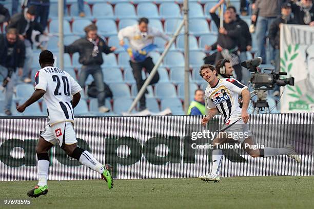 Floro Flores of Udinese celebrates scoring his opening goal during the Serie A match between Udinese Calcio and US Citta di Palermo at Stadio Friuli...