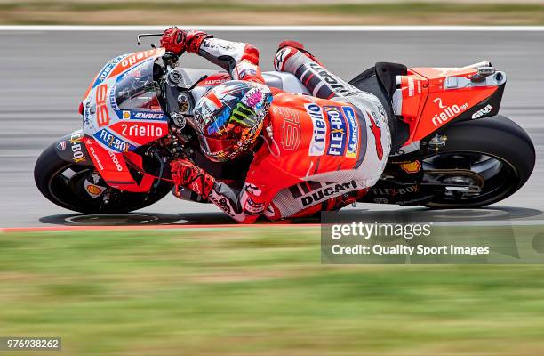 Jorge Lorenzo of Spain and Ducati Team rounds the bend during the MotoGP of Catalunya at Circuit de Catalunya on June 17, 2018 in Montmelo, Spain.