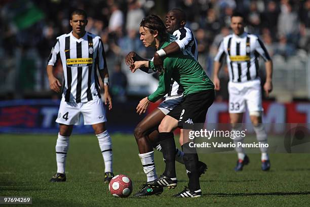 Mohamed Lamine Sissoko of Juventus FC battles for the ball with Albin Ekdal of AC Siena during the Serie A match between Juventus FC and AC Siena at...