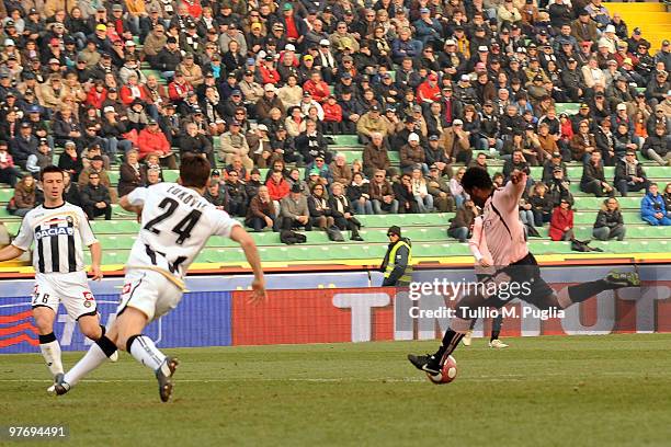 Fabio Simplicio of Palermo scores the equalizing goal during the Serie A match between Udinese Calcio and US Citta di Palermo at Stadio Friuli on...