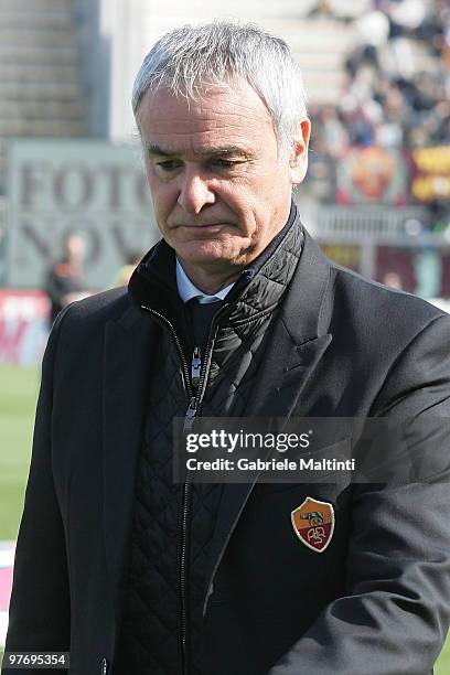 Roma head coach Claudio Ranieri shows his dejection during the Serie A match between AS Livorno Calcio and AS Roma at Stadio Armando Picchi on March...