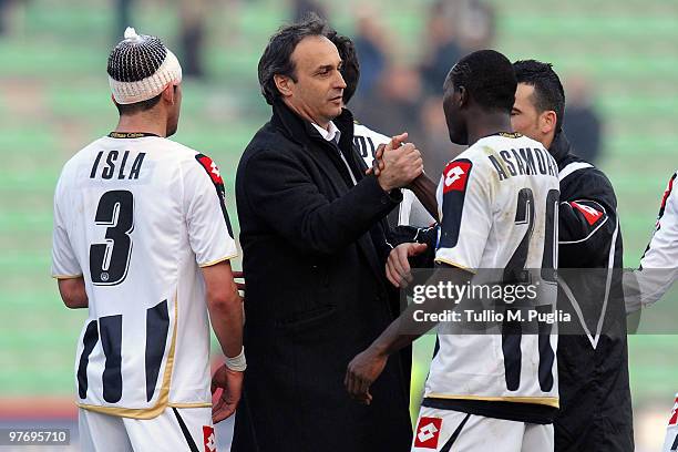 Pasquale Marino coach of Udinese celebrates with his players after winning the Serie A match between Udinese Calcio and US Citta di Palermo at Stadio...