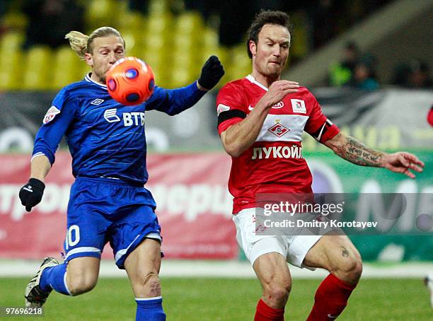 Martin Jiranek of FC Spartak Moscow battles for the ball with Andriy Voronin of FC Dynamo Moscow during the Russian Football League Championship...