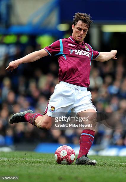 Scott Parker of West Ham passes the ball during the Barclays Premier League match between Chelsea and West Ham United at Stamford Bridge on March 13,...