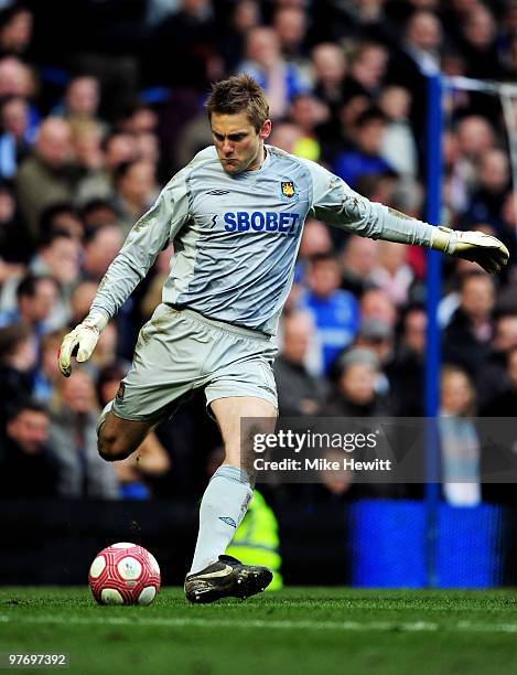 Goalkeeper Robert Green of West Ham takes a goal kick during the Barclays Premier League match between Chelsea and West Ham United at Stamford Bridge...