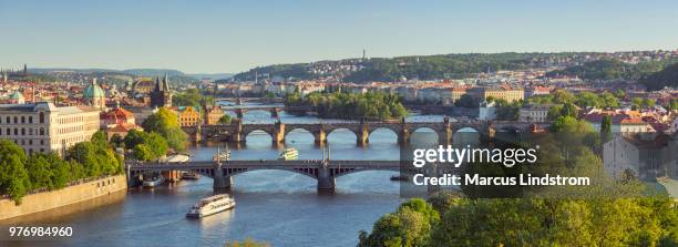 uitzicht over praag - vltava river stockfoto's en -beelden