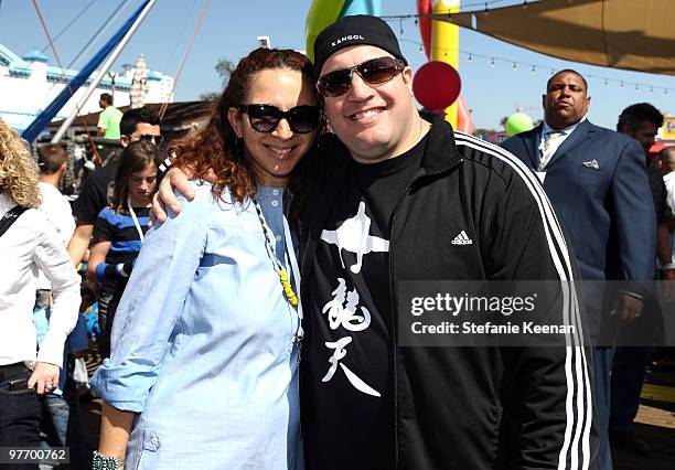 Actress Maya Rudolph and actor/comedian Kevin James attend the Make-A-Wish Foundation's Day of Fun hosted by Kevin & Steffiana James held at Santa...