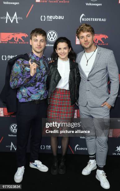 April 2018, Germany, Berlin: Timmi Trinks , with girlfriend Maxine Kazis and Benjamin Trinks arriving to the awards ceremony of Bunte's New Faces...