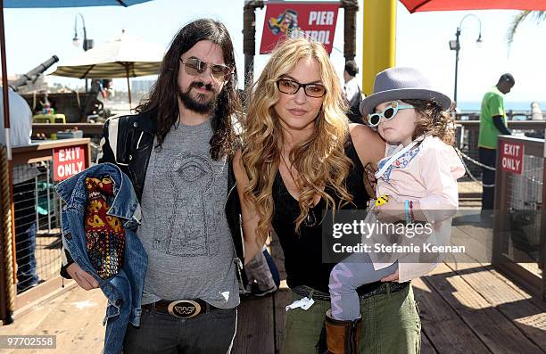 Musician Shooter Jennings, actress Drea de Matteo and daughter Alabama Gypsy Rose attend the Make-A-Wish Foundation's Day of Fun hosted by Kevin &...