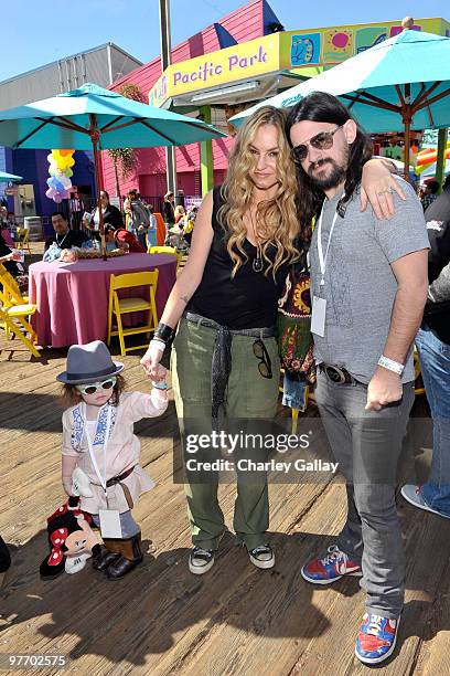 Musician Shooter Jennings, actress Drea de Matteo and daughter Alabama Gypsy Rose attend the Make-A-Wish Foundation's Day of Fun hosted by Kevin &...