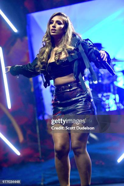 Singer Baraz Alina Baraz Photos and Premium High Res Pictures - Getty Images