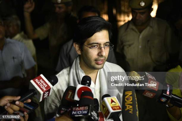 Cm Raghav 11 Cms Of Four States Support Delhi Cm Protest Stock Photos, High-Res ...
