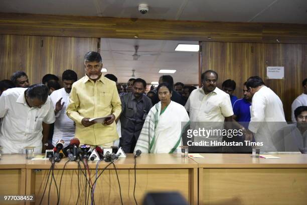 Chief Ministers Pinarayi Vijayan , N. Chandrababu Naidu , Mamata Banerjee and HD Kumaraswamy hold a press conference expressing their solidarity with...