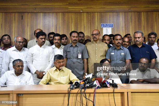 Chief Ministers Pinarayi Vijayan , N. Chandrababu Naidu , Mamata Banerjee and HD Kumaraswamy hold a press conference expressing their solidarity with...