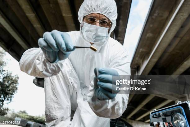 forensische wetenschap - forensisch onderzoek stockfoto's en -beelden