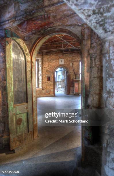 behind the green door - schottland stock pictures, royalty-free photos & images