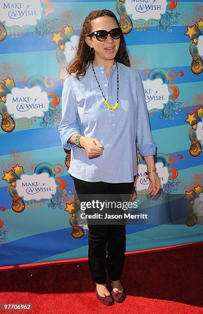 Actress Maya Rudolph arrives at the Make A Wish Foundation event hosted by Kevin and Steffiana James at Santa Monica Pier on March 14, 2010 in Santa...