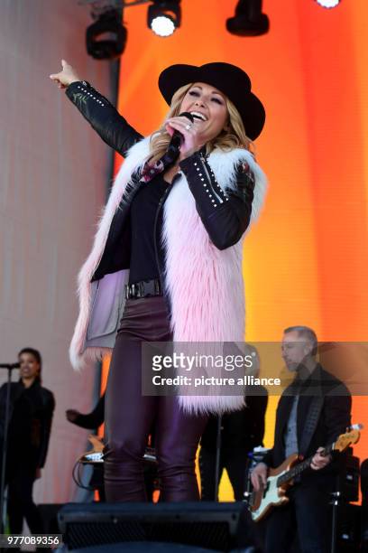 April 2018, Austria, Ischgl: The singer Helene Fischer performs on stage during a two-hour concert in front of 26.000 people at the so far biggest...