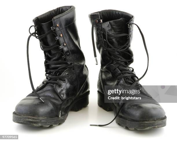 fundas aisladas - botas de cuero fotografías e imágenes de stock