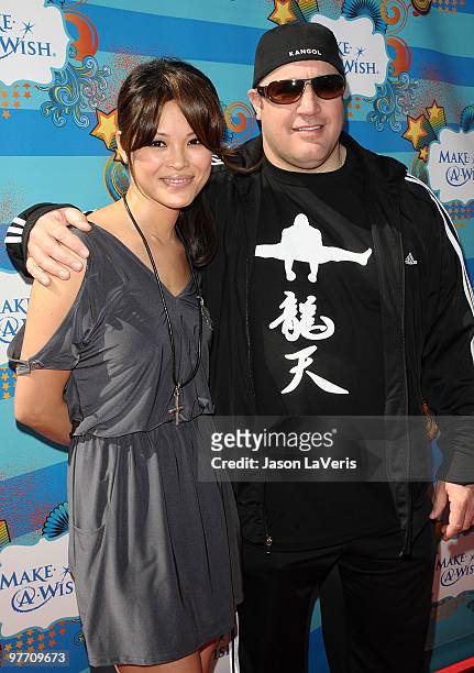 Actor Kevin James and wife Steffiana De La Cruz attend the Make-A-Wish Foundation event at Santa Monica Pier on March 14, 2010 in Santa Monica,...