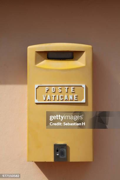 the vatican's letterbox - letterbox stock-fotos und bilder