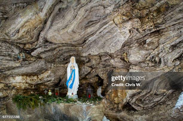 dankes-grotte am schwarzsee - grotte stock pictures, royalty-free photos & images