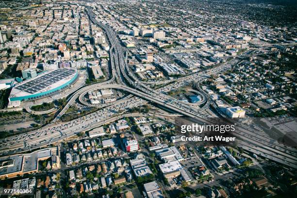 los angeles freeway intersection at rush hour - los angeles convention center stock pictures, royalty-free photos & images