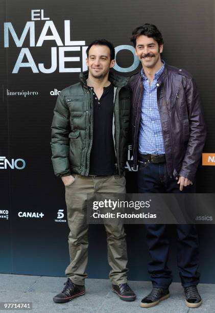 Director and producer Alejandro Amenabar and actor Eduardo Noriega attend the 'El Mal Ajeno' photocall at Princesa Cinema on March 15, 2010 in...