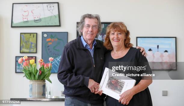 April 2018, Germany, Chemnitz: The married couple Juergen und Sonja Oehlschlaeger, who started a foundation in 2015 named after the expressionist of...