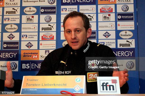 Coach Torsten Lieberknecht of Braunschweig during the 3. Liga match between Eintracht Braunschweig and SpVgg Unterhaching at the Eintracht-Stadion on...