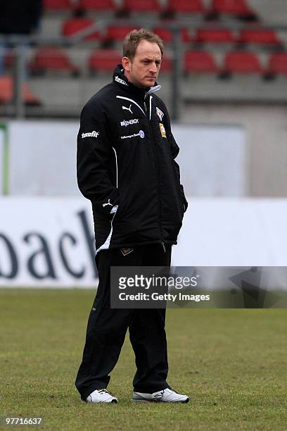 Coach Torsten Lieberknecht of Braunschweig during the 3. Liga match between Eintracht Braunschweig and SpVgg Unterhaching at the Eintracht-Stadion on...